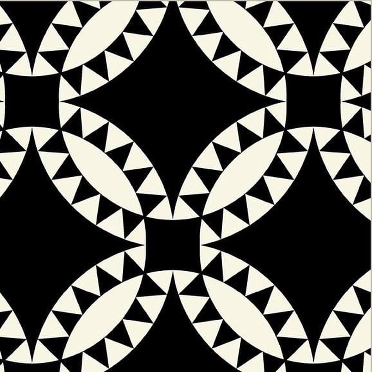 Perfect Points - Pickle Dish Black and White