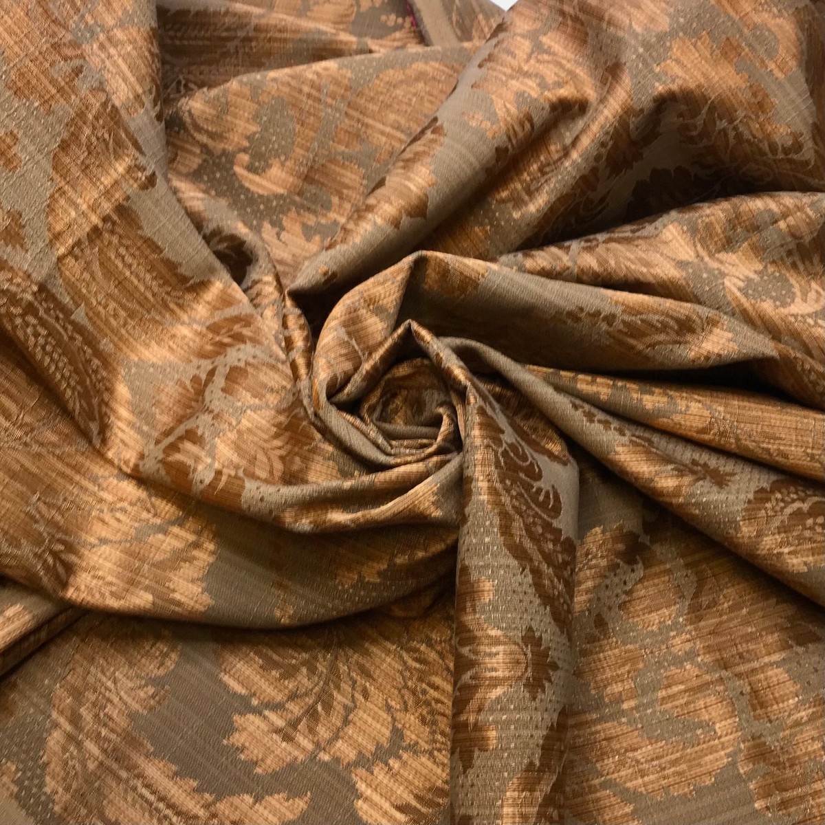 Telegraphs - Metallic Cotton Blend Woven - Beige Floral - 1.8M Bundle