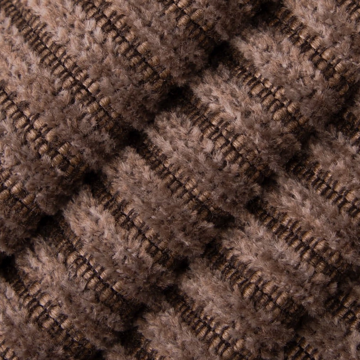 Nyra Walnut