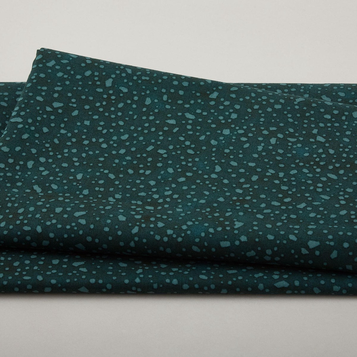 Quilter's Coordinates - Speckle Dots Dark Green 3 Yard Cut
