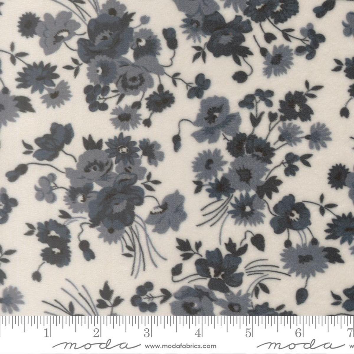 Cuddle With Moda - Somerset Florals in Cream/Navy - Camille Roskelley - Moda