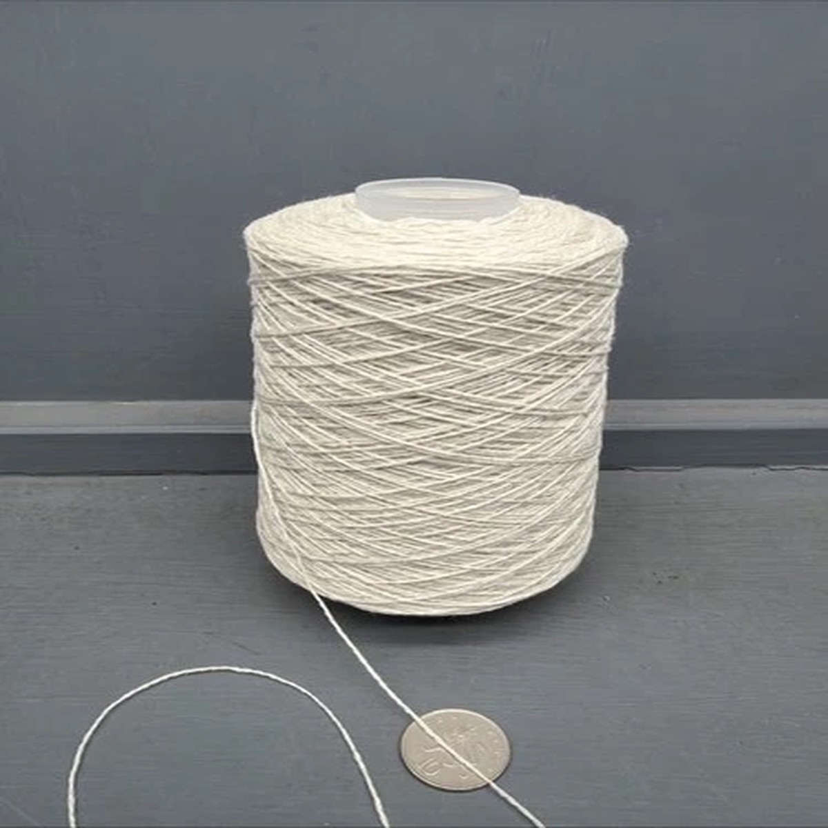200G 2/14NM 100% GEELONG LAMBSWOOL LAMAINE BY T&D DIRTY CREAM 3 PLY SILVERMIST