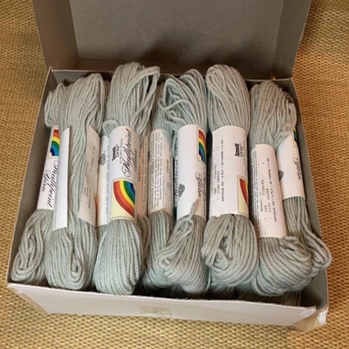 Lot of 21 MINT GREEN Vintage NOS Scovill Dritz 100% Virgin Wool Needlepoint Yarn
