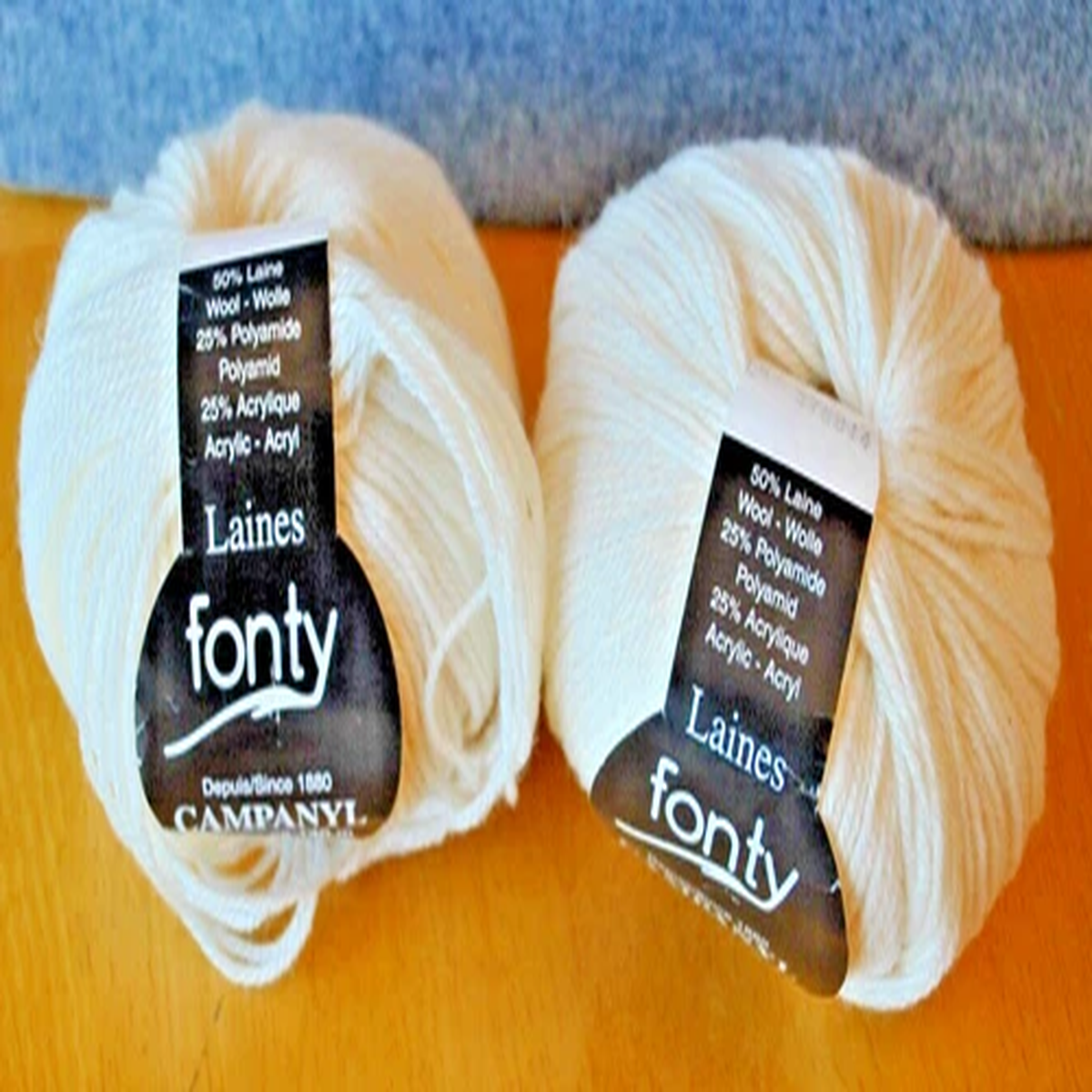 2 balls Laines Fonty Campanyl yarn cream 50% wool, 25% Nylon 25% Acrylic