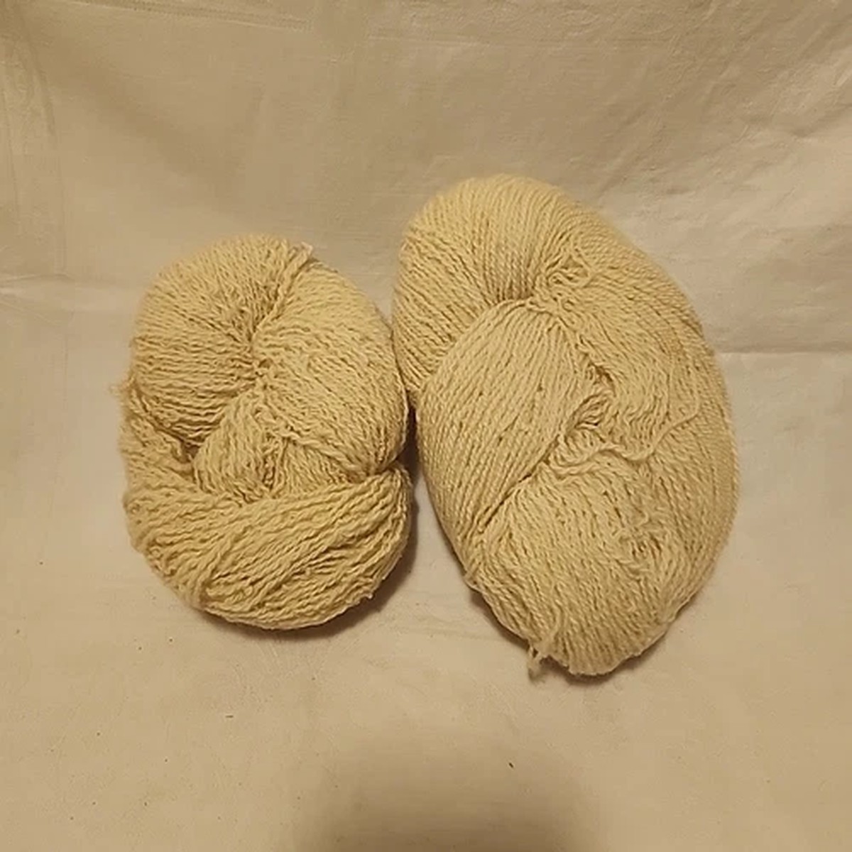 Hand Spun Undyed Wool Yarn 2 Ply 13 Oz 2 Hanks Rug Warp
