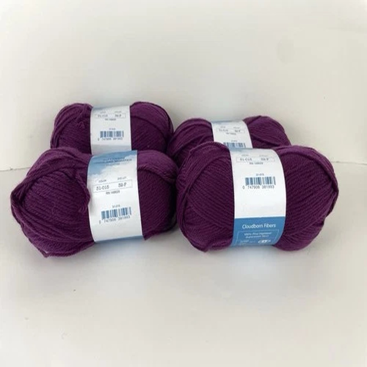 Cloudborn Fibers Superwash Highland Worsted Yarn 100% Fine Wool Magenta 4 Skeins