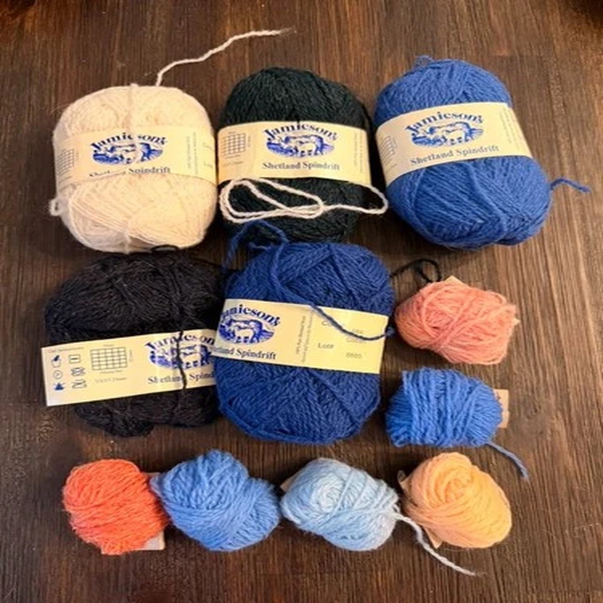 Lot of leftover Jamieson's Shetland Spindrift perfect for fair isle! Approx 125g