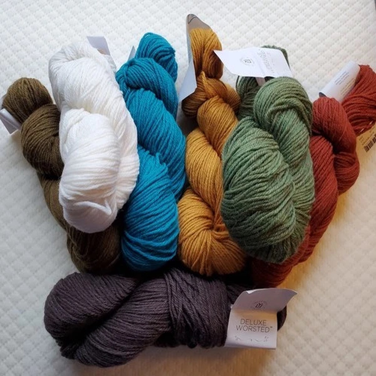 Universal Yarn Deluxe Worsted 100% Premium Wool 110g 22yds Feltable Classic