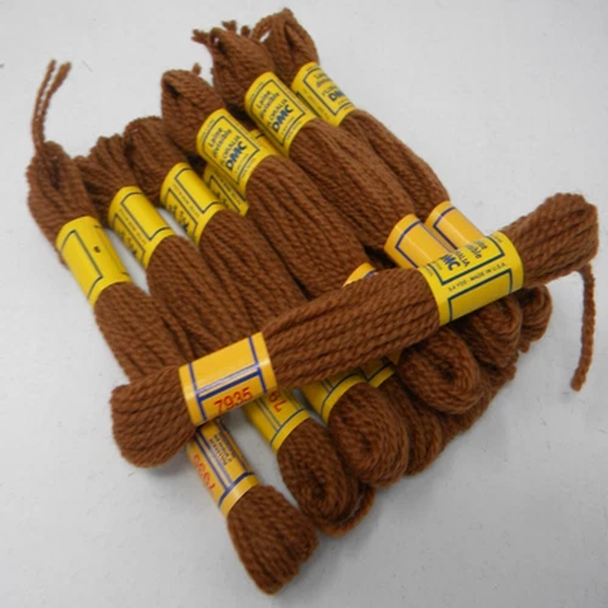 10 skiens DMC FLORALIA 3 Ply Persian Wool Yarn Laine Divisible 7935 Brown