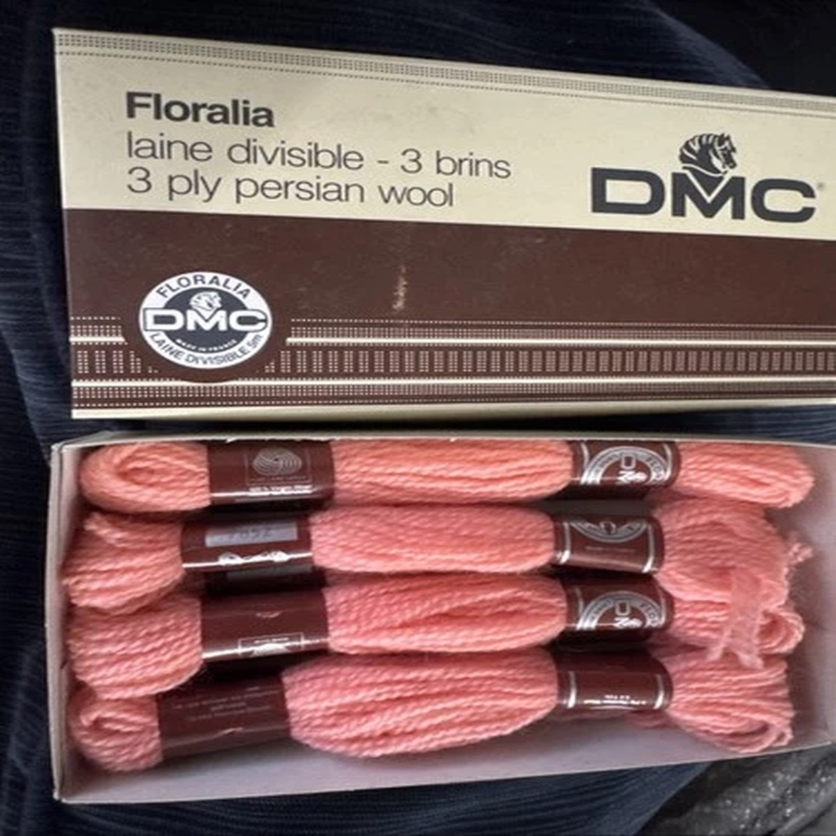 8 skiens DMC FLORALIA 3 Ply Persian Wool Yarn Laine Divisible 7852