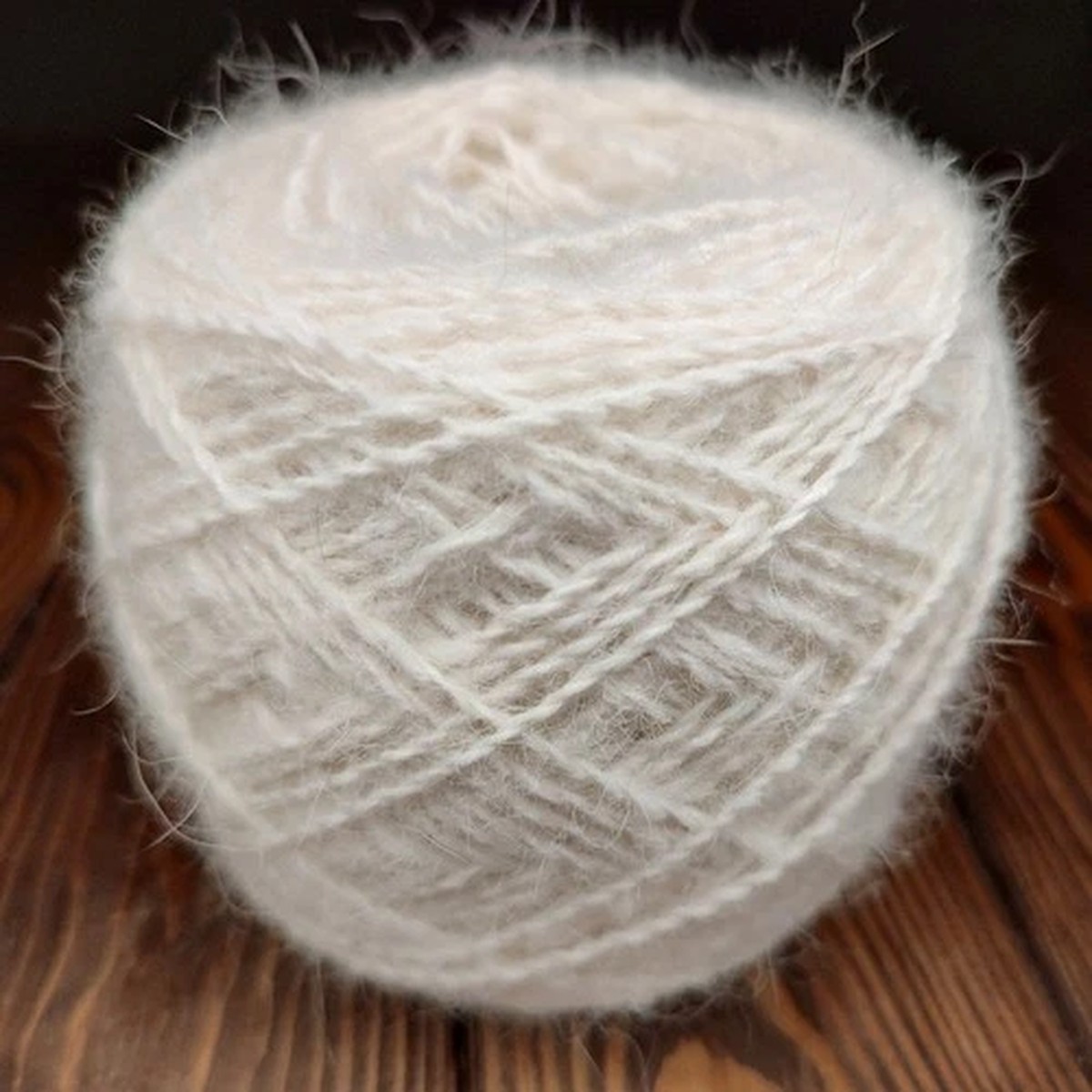 Dog Wool Hand Spun Yarn - 80 Samoyed/ 20 merino sheep - 3.53 oz/ 156yd - Ivory