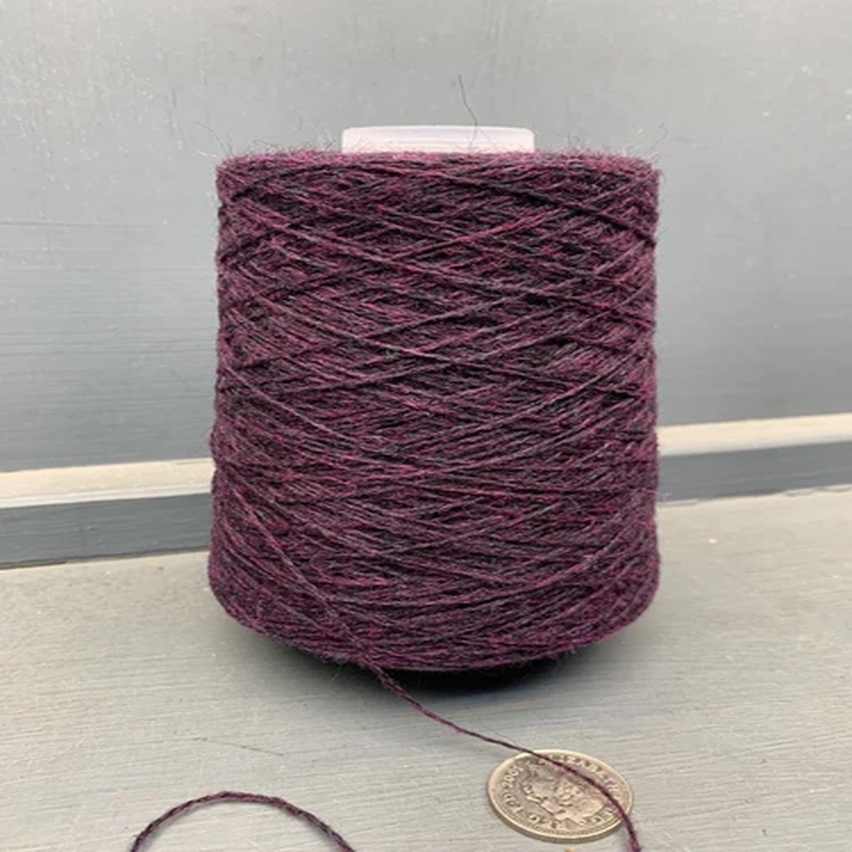 200G Grey Black Magenta Blend 2/11NM Lambswool Yarn Sloe 3ply