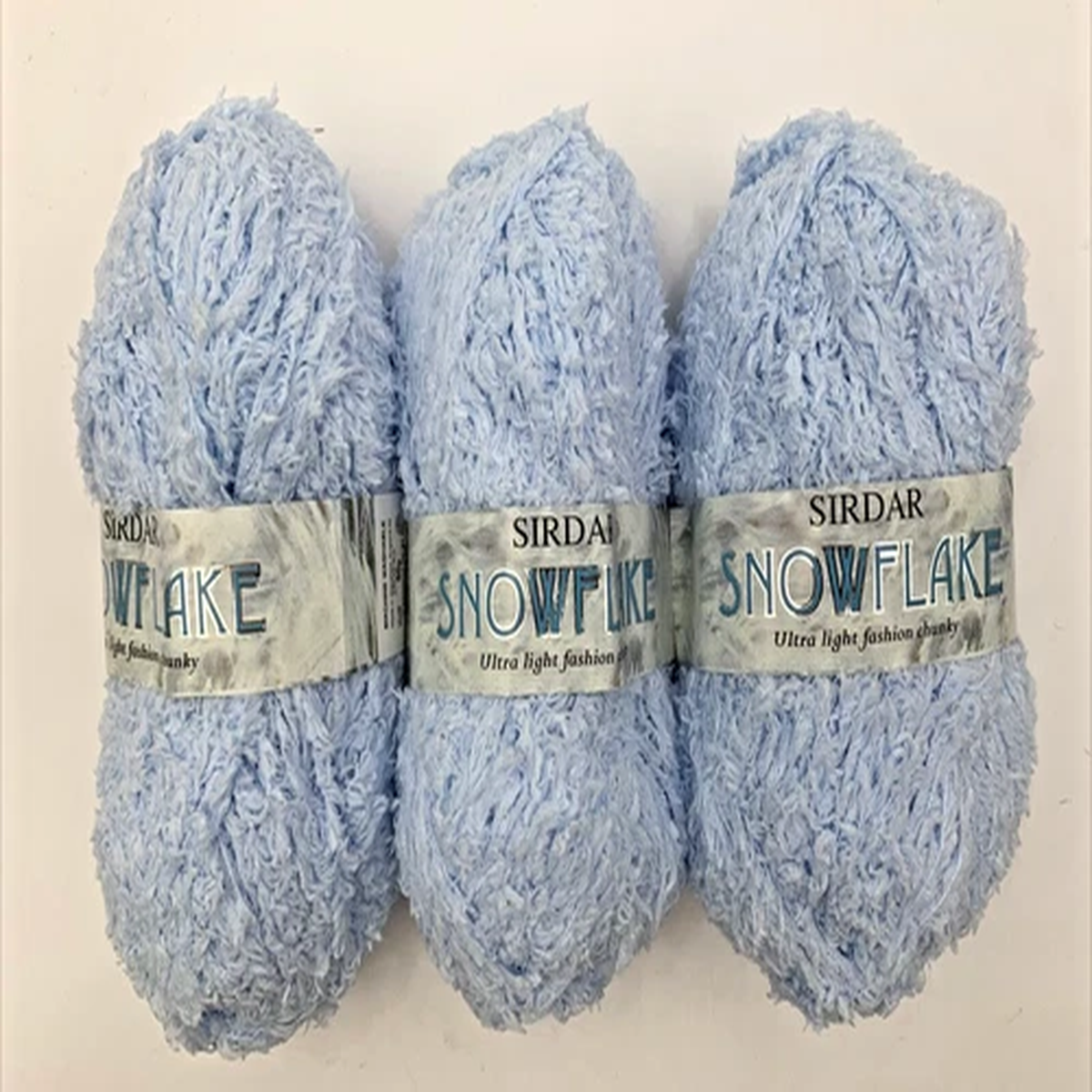 3 Skeins SIDAR SNOWFLAKE ULTRA LIGHT FASHION CHUNKY 100% Polyester 137y/50g Blue