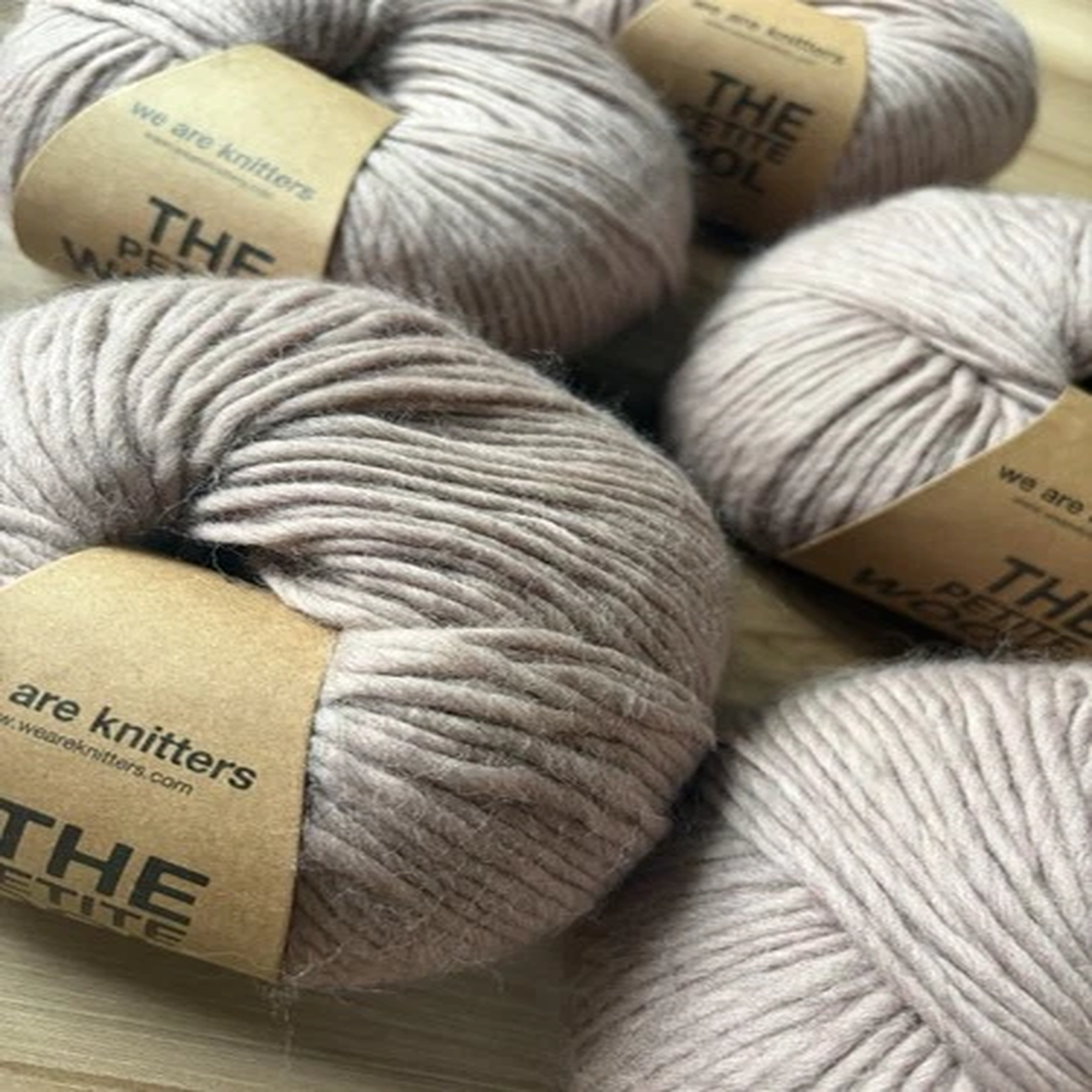 WAK Petite Wool Spotted Mauve 140m 100% Wool Yarn