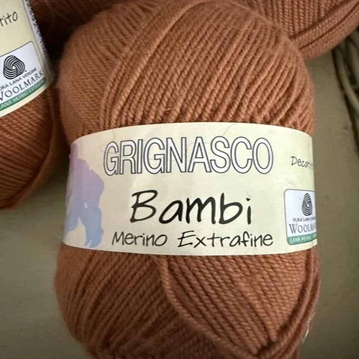 5 skeins of Grignasco Bambi merino extrafine yarns Rum Swizzle #681 246yds each