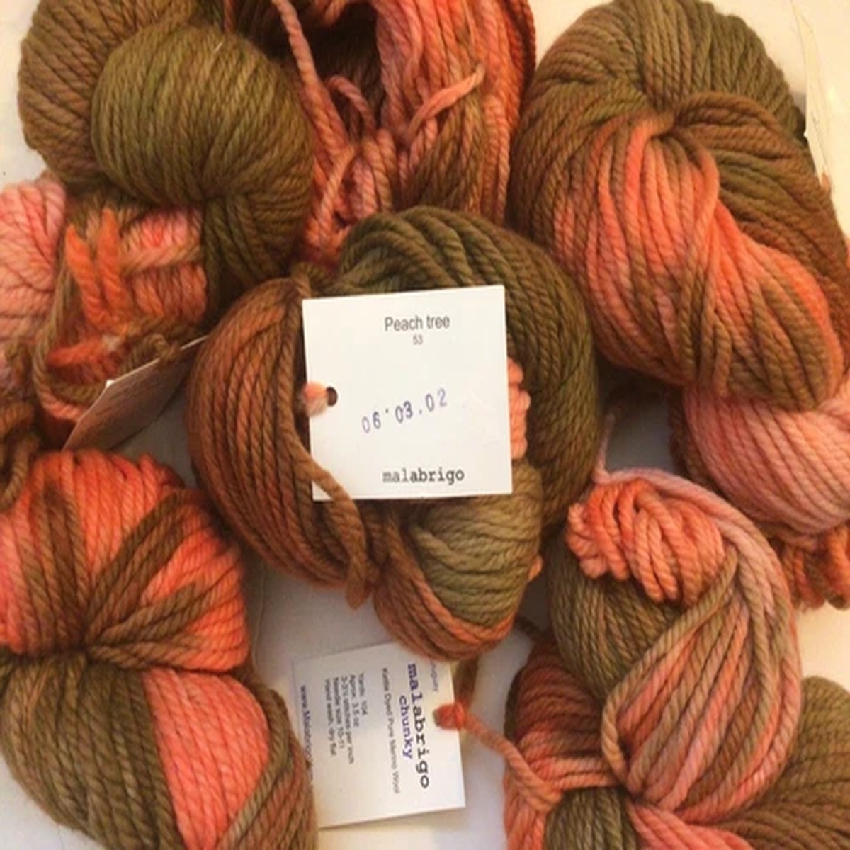 Malabrigo Chunky Yarn Peach Tree 104 Yards 100% Kettle Dyed Merino Wool 6 Hanks