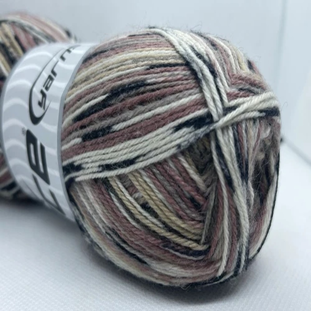 Pebbles 74060 Ice Colorway Sock Yarn 100g Superwash Wool Nylon Clay Beige Black