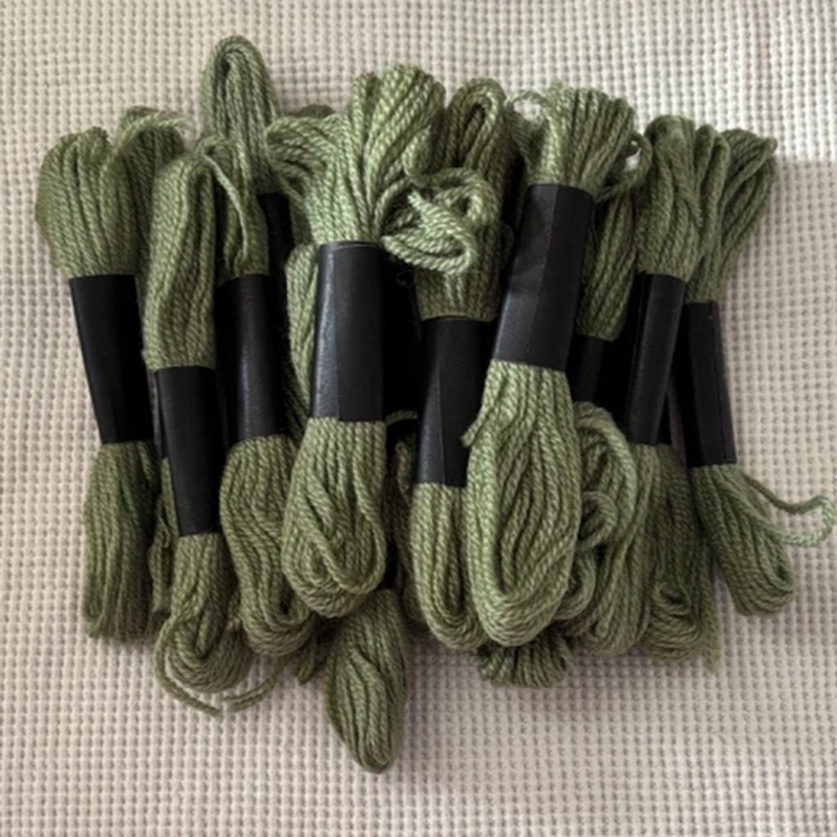 Vntg. Paragon Multi Purpose 3-Ply Persian Yarn 8.8 Yds. Per Skein #270?/19 Skein