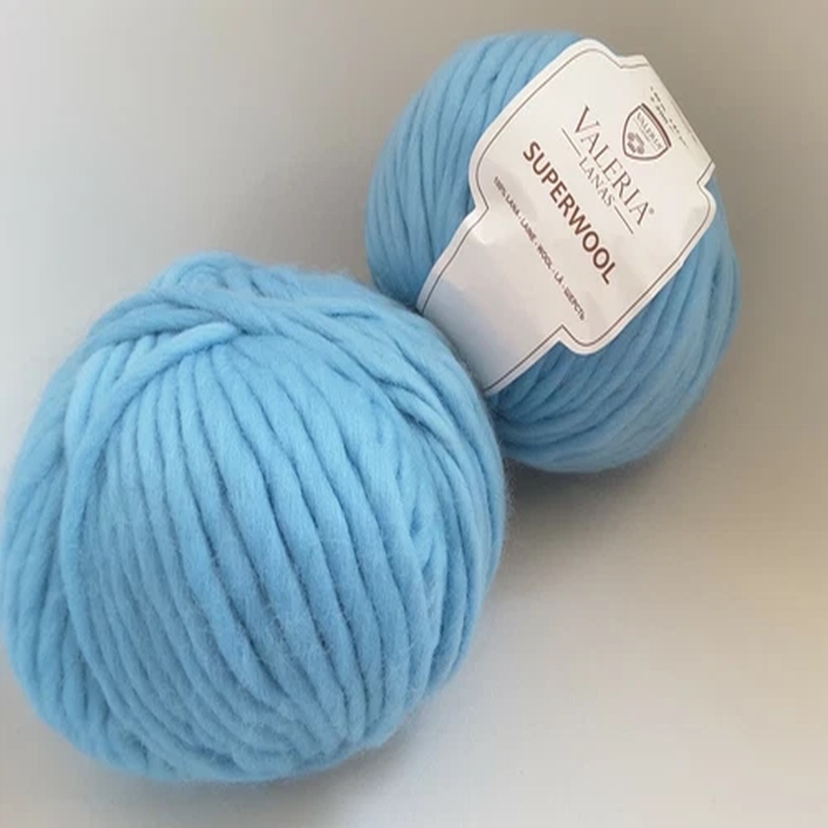 2 x VALERIA DI ROMA SUPERWOOL LIGHT BLUE 100% CHUNKY COMBED WOOL 200 gr each