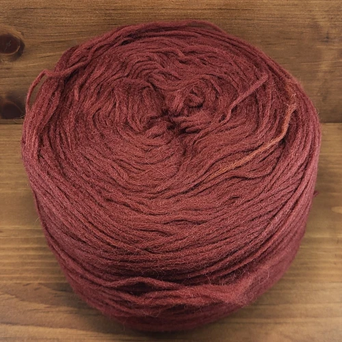 White Buffalo Canadian Wool Yarn - 6 strands 227g 8oz - DARK RUST