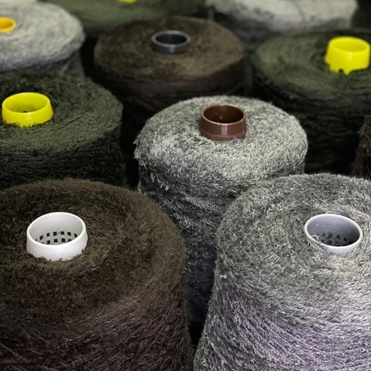 Fur WOOL BLEND Cone Yarn SPORT WEIGHT Knitting USA TARIFF FREE