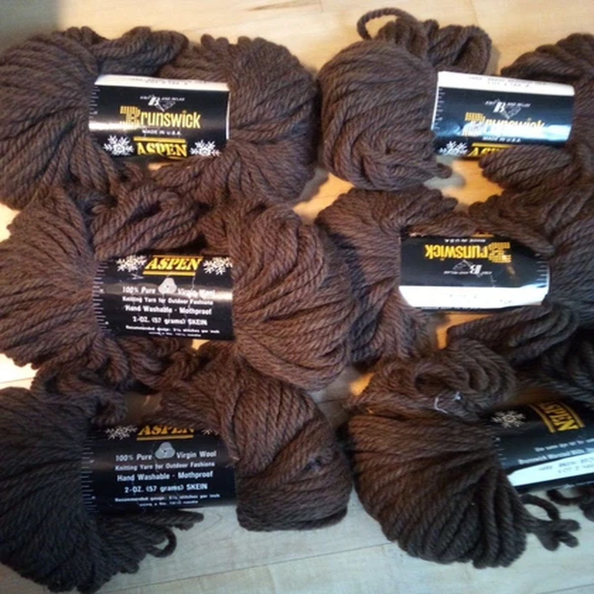 lot 6 Matching Skeins BRUNSWICK Aspen Wool Yarn (2 oz e) 1486 BREW BROWN 5 Bulky