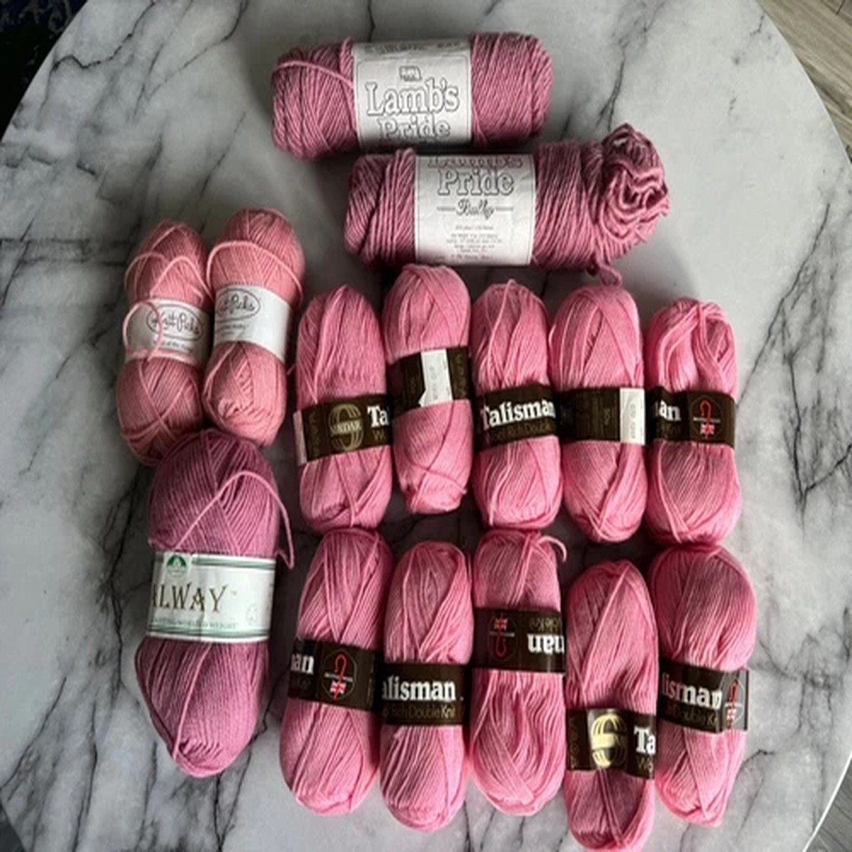 Mixed Lot Of 15 Skeins Wool Yarn- Lambs Pride, Galway, Knitpicks. See Pictures