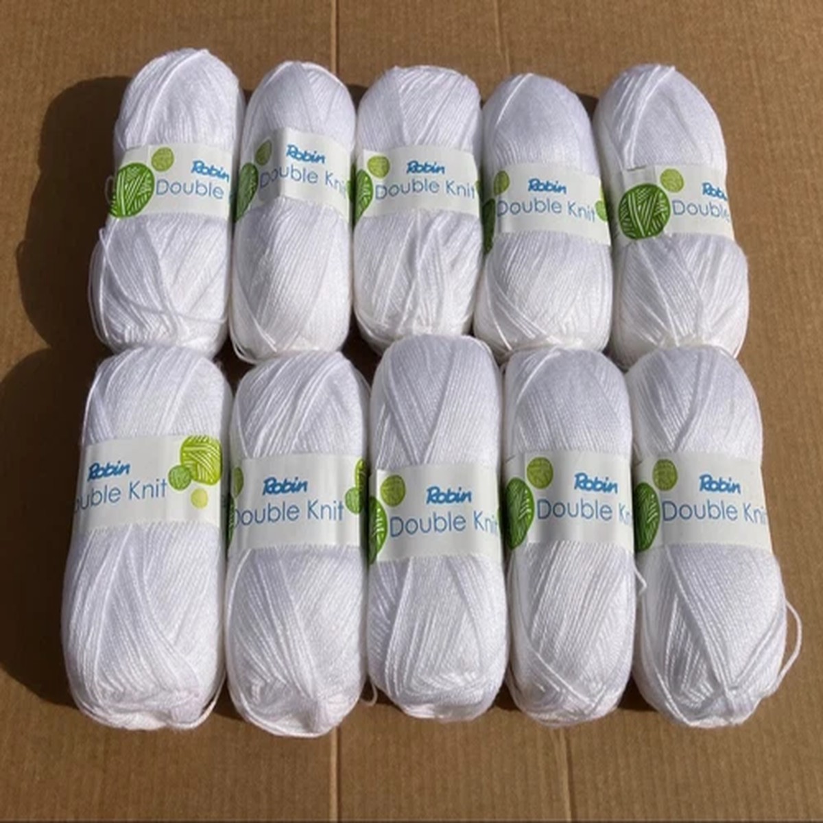 TEN BALLS ROBIN DOUBLE KNITTING YARN * BRIGHT WHITE * HAND KNIT WOOL CROCHET DK