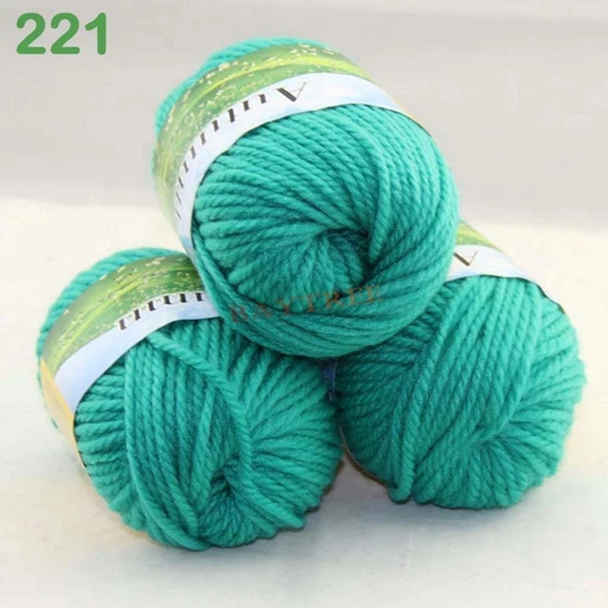 SALE 3x50gr Skeins Worsted Wool Silk Hand Knitting Yarn Kelly green 221