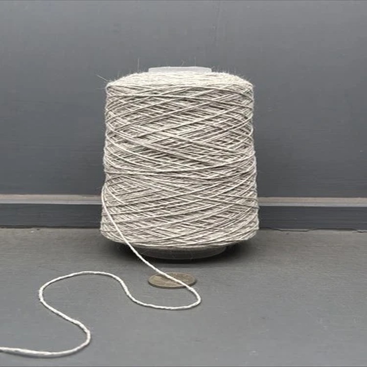 200G 3/16NM 75% GEELONG 25% ANGORA LIGHT GREY MIX PRODUCED IN THE UK SILVER