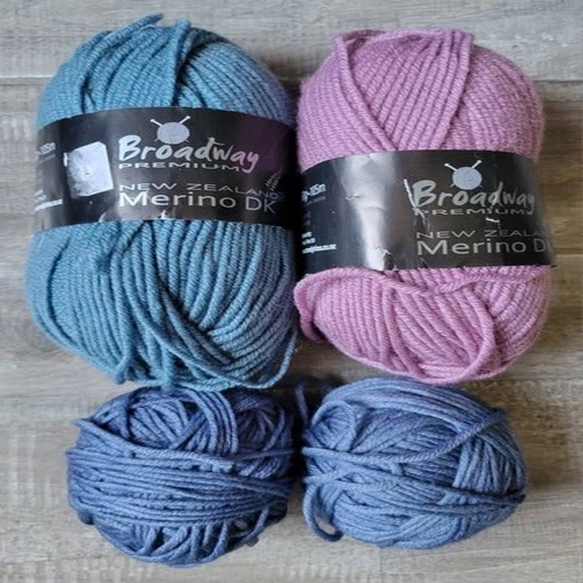 100% Superfine Merino Wool Yarn Lot of 3 DK Skeins 8ply Superwash