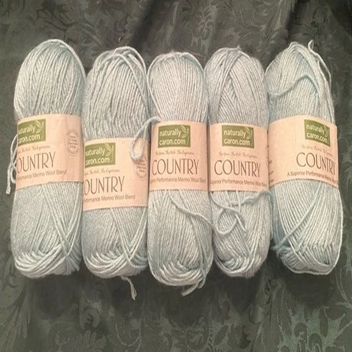 NEW LOT 5 NATURALLY CARON COUNTRY OCEAN SPRAY AQUA MERINO ACRYLIC BLEND