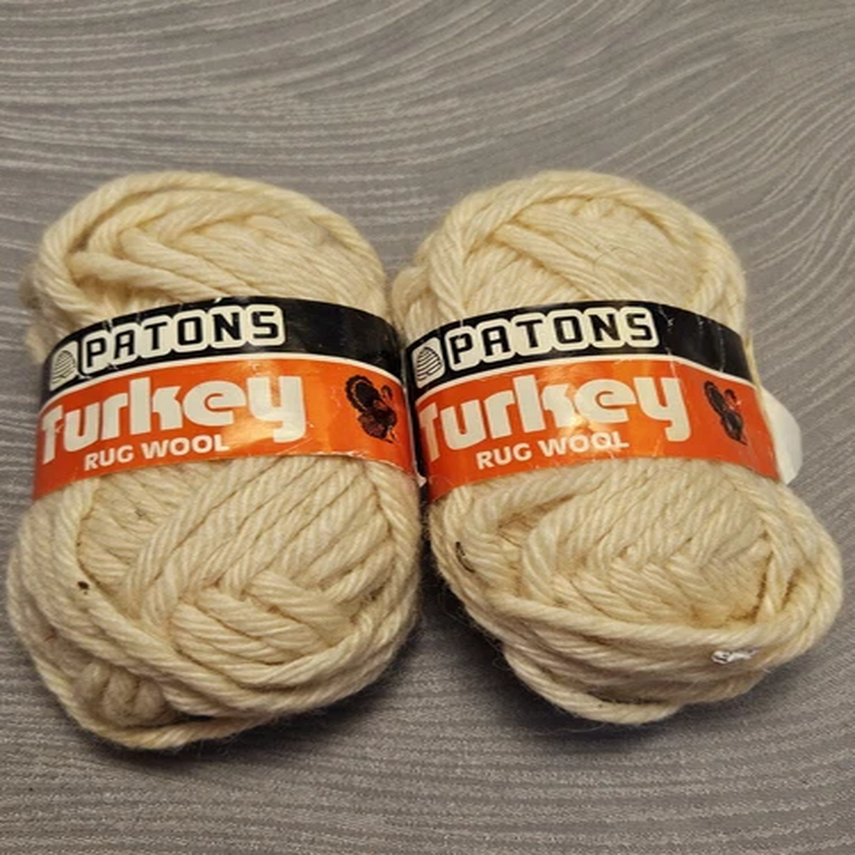 2 Patons Turkey Rug Wool Beige Shade BS 984 50g 100% Pure Thick NEW
