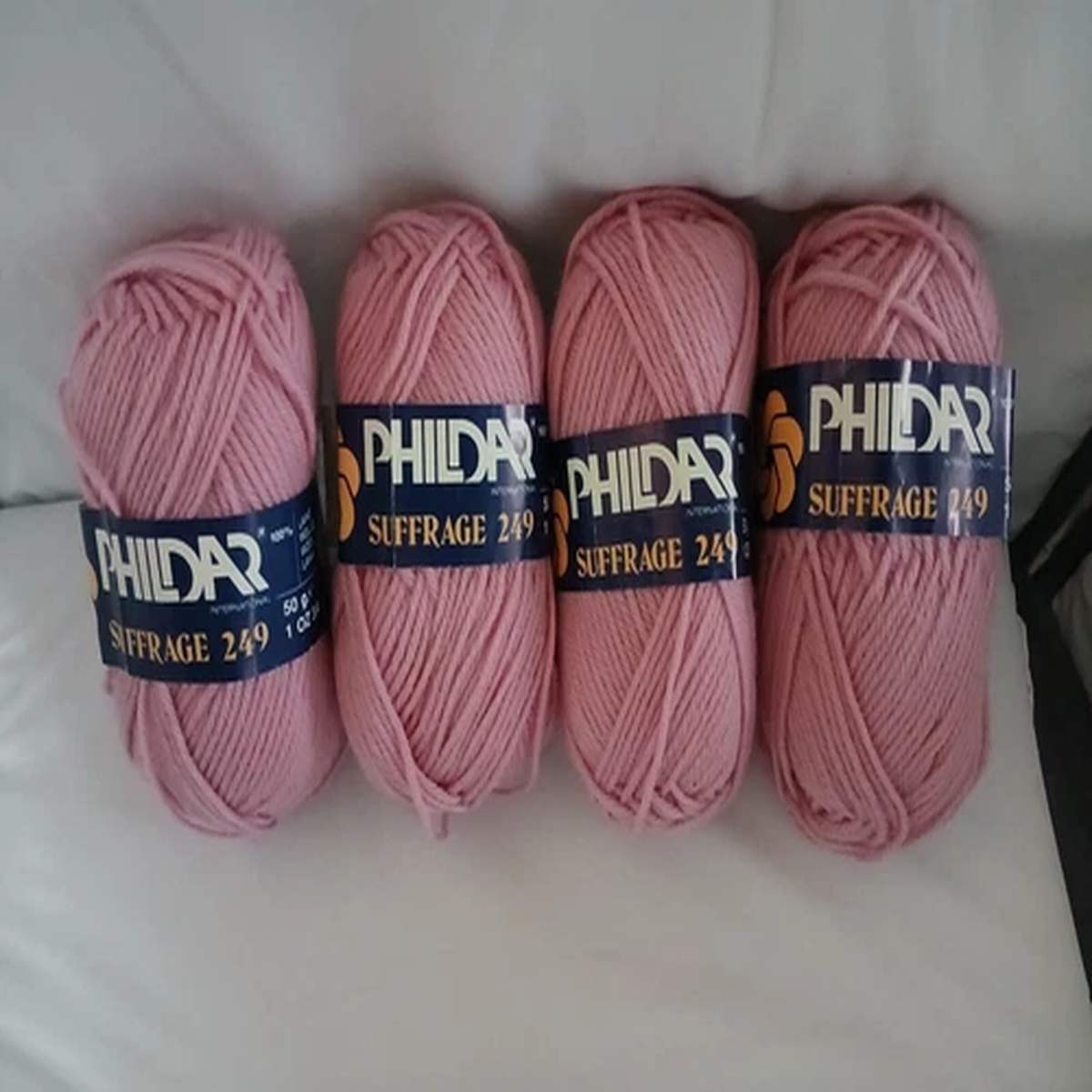 NWT 4 Skeins PHILDAR Yarn Suffrage 249 ?Rose? #024Z102 Each 1.7 ounces 100% Wool