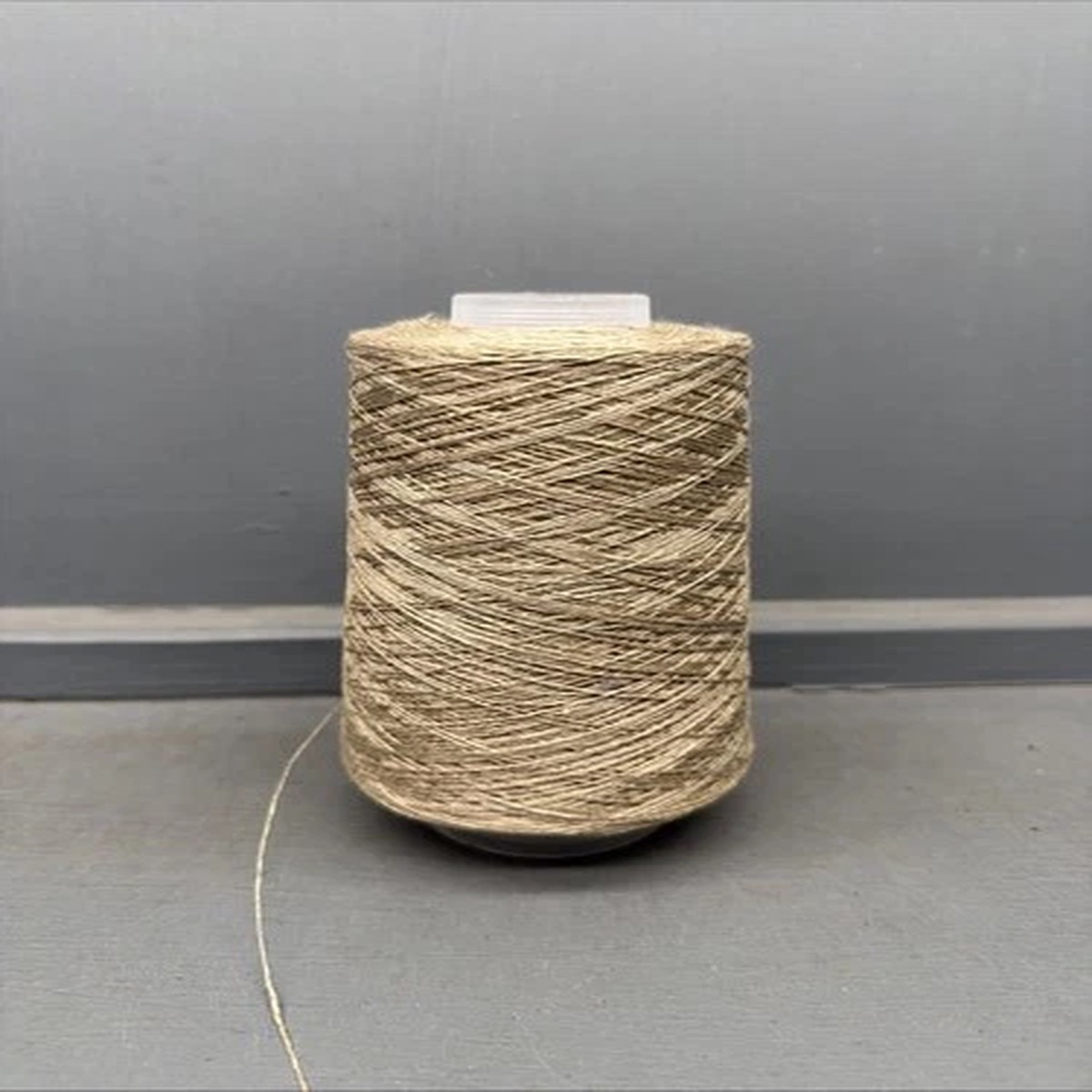 200G CONE TAUPE BROWN COLOUR 100% LINEN 2/26NM FINE YARN