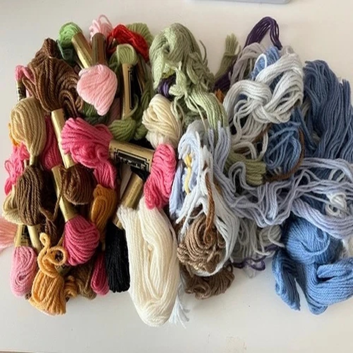 Needlepoint Tapestry Wools Bundle of Mixed Colours 300 gms Anchor Bundles etc