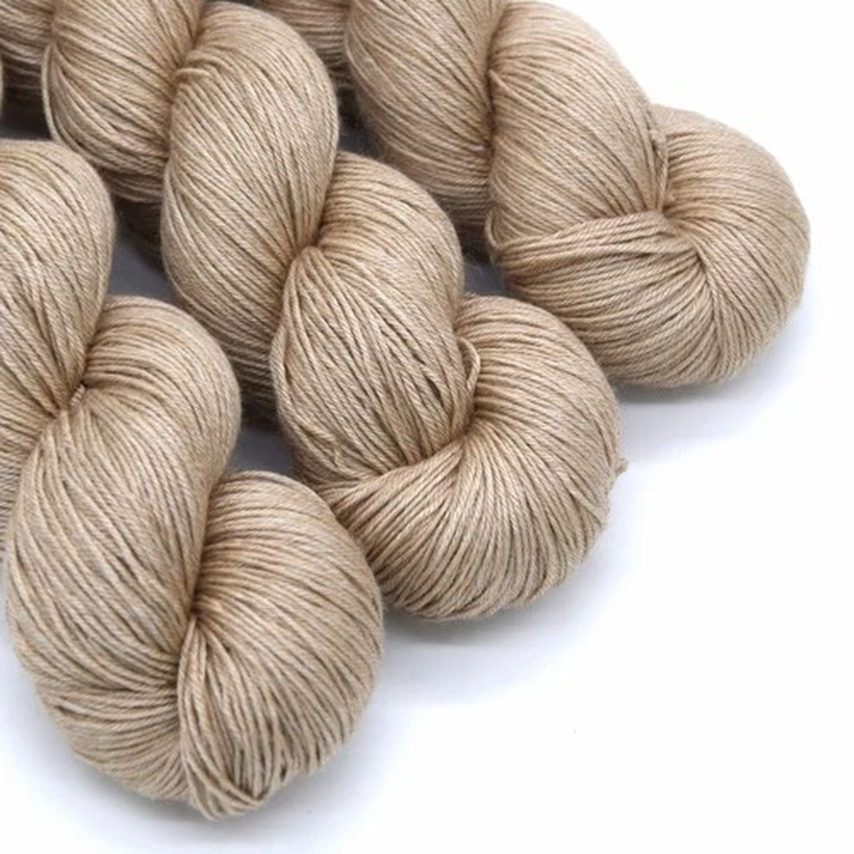 Undyed Baby Camel Silk Yarn for knitting and dyeing, silky sheen, 100 g