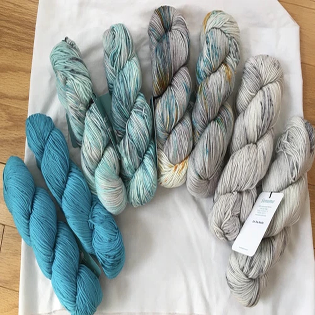 Baah Sonoma DK Yarn 8 Skein Set for Fade Cardigan or Sweater /100% Merino Wool
