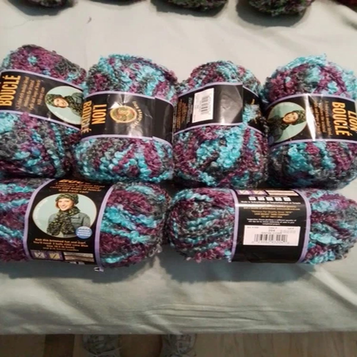 Lion Brand Yarn - Lion Boucle 6 skeins