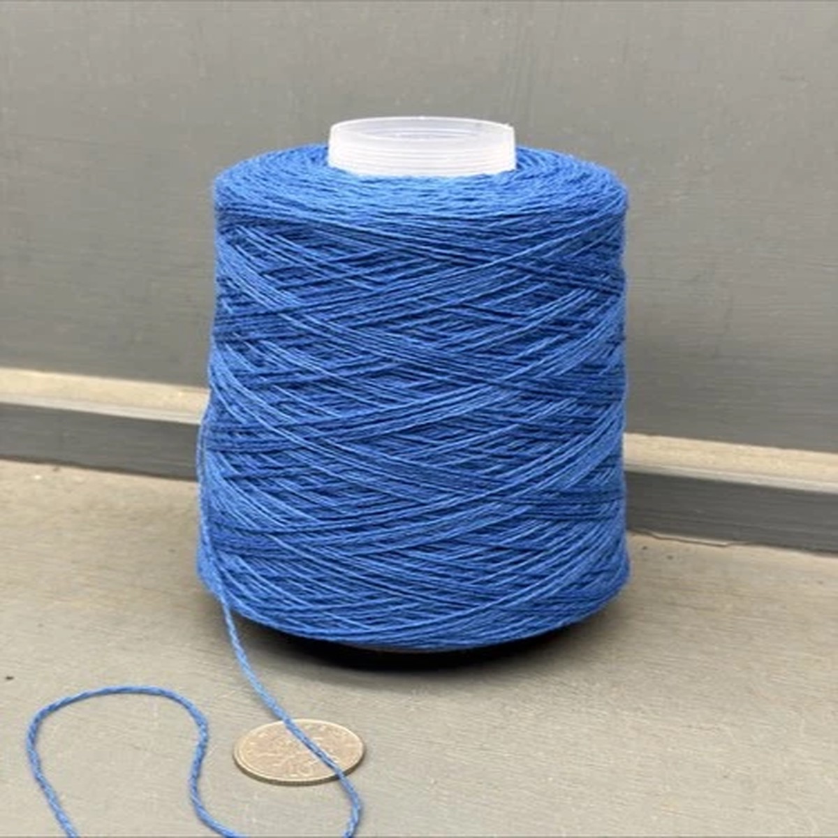 200G 2/14NM 100% GEELONG LAMBSWOOL LAMAINE By T&D Dark Blue 3ply Titian