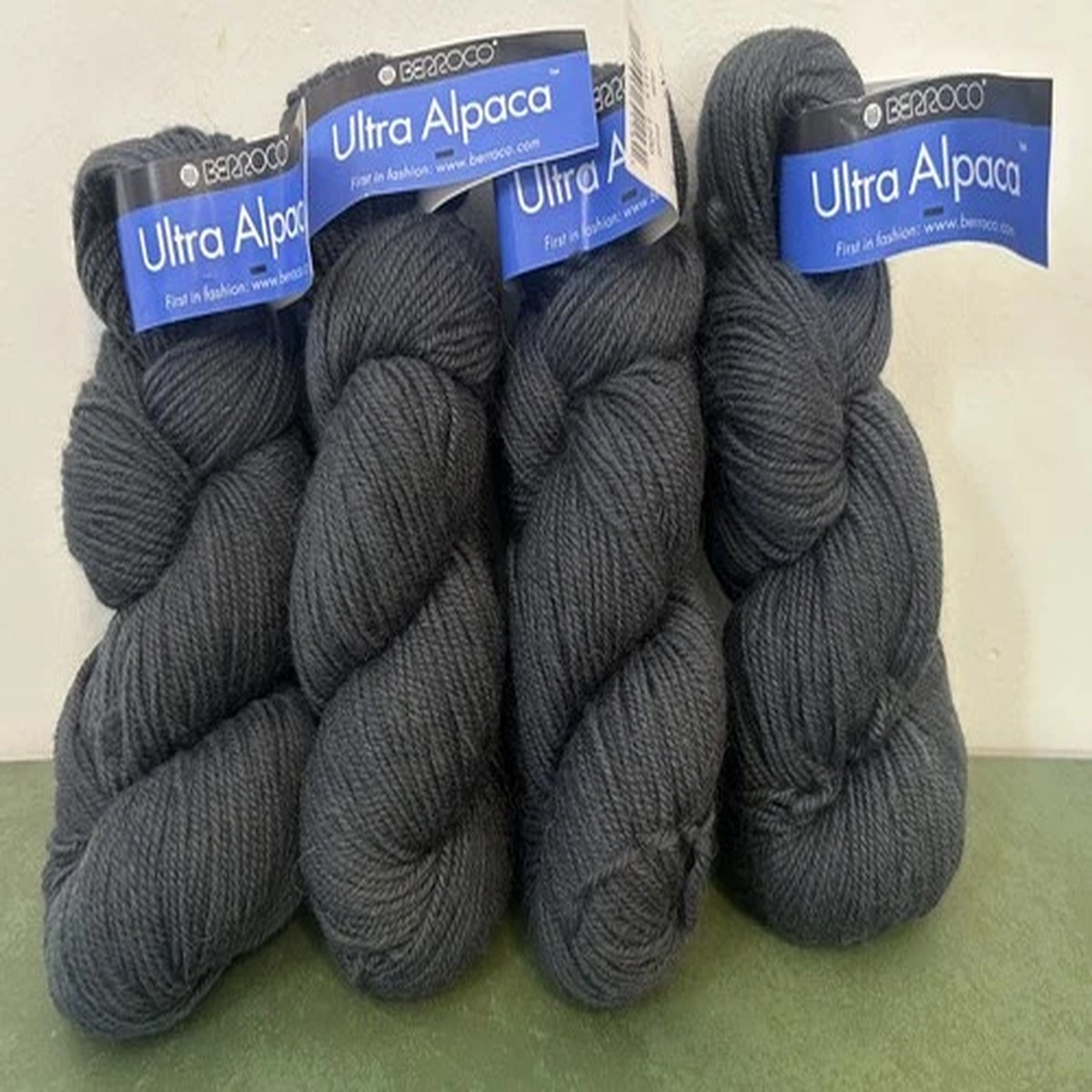 Berroco Ultra Alpaca Worsted 50% Alpaca 50% Wool Yarn Skeins Lot of 4 Slate