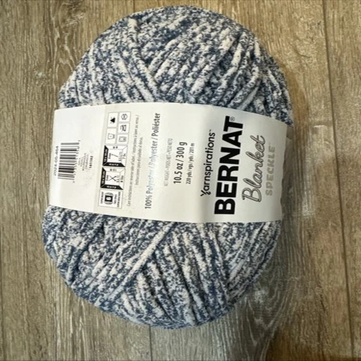 Bernat Blanket Speckle Yarn 10.5oz 220 Yds, 100% Polyester Squall