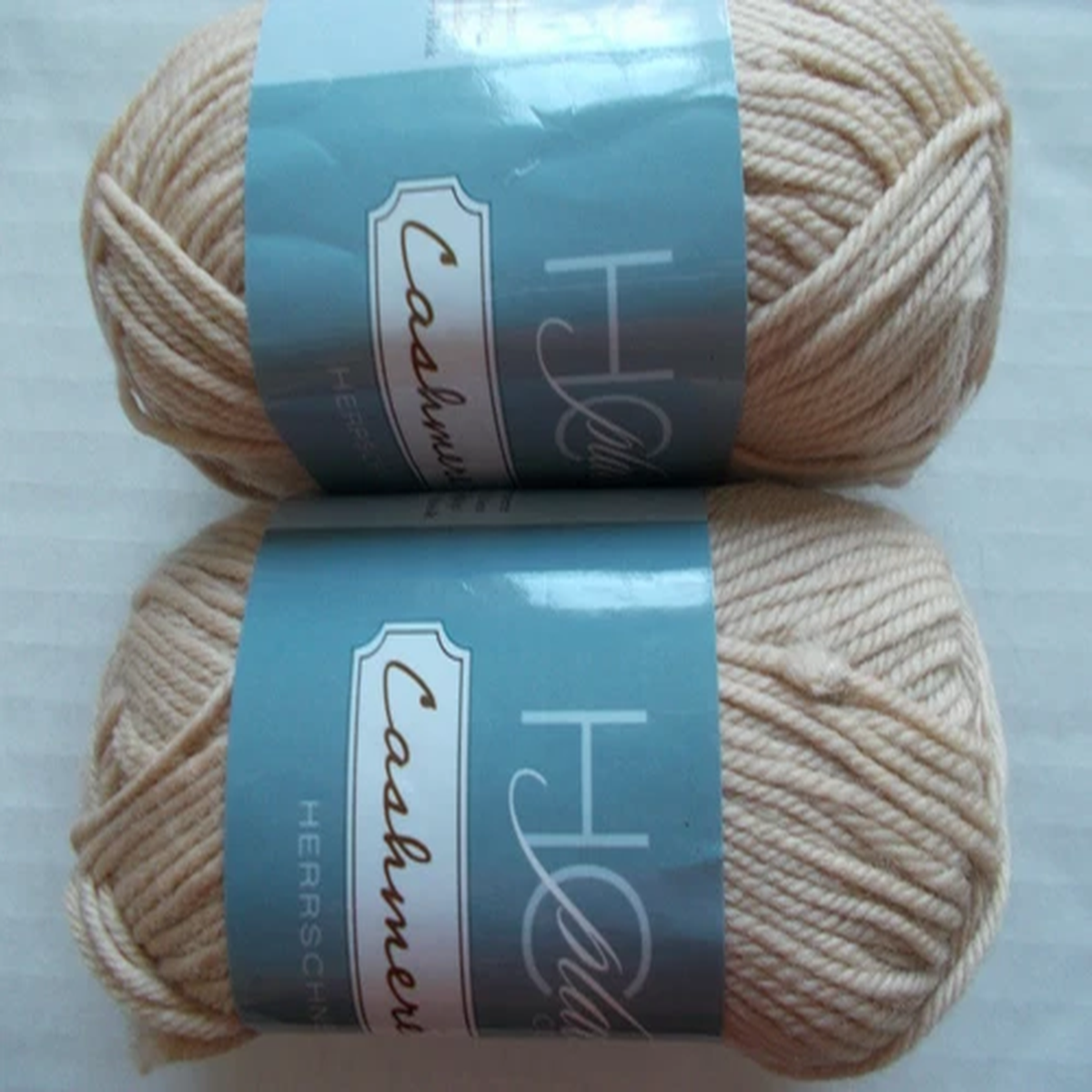 HC Platinum Collection Cashmere Blend yarn, Wheat, lot of 2 (130 yds each)