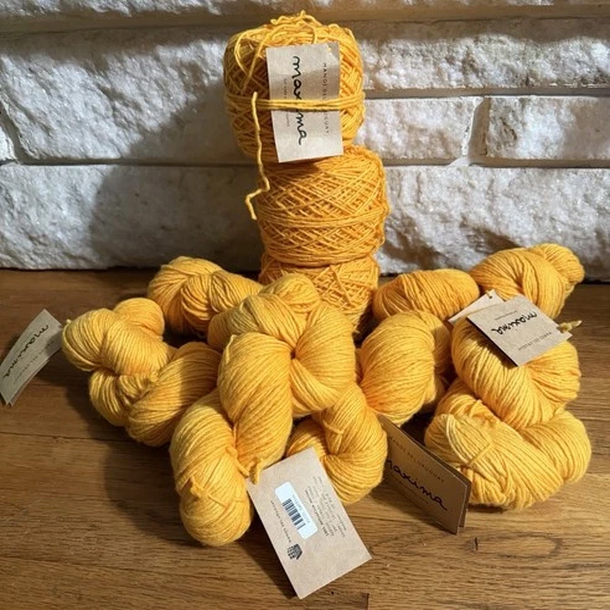 MANOS DEL URUGUAY MAXIMA YARN - 9 Skeins - " Saffron" 100% Merino Wool 219 Yds