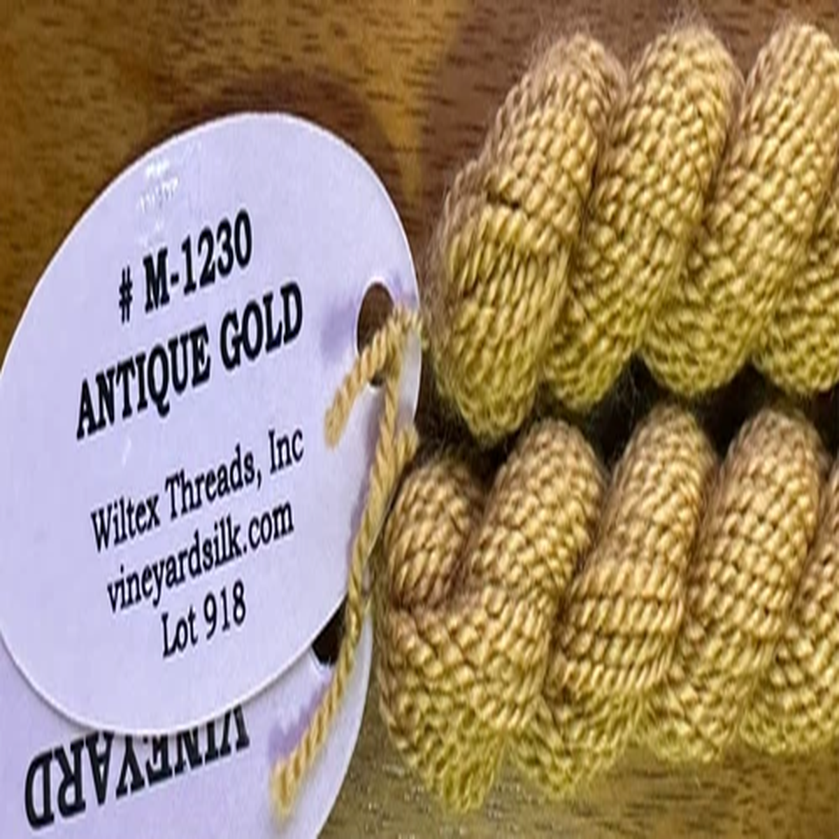 Vineyard Silk 100% Merino wool M-1230 Antique Gold dye lot 918 2 skeins TT