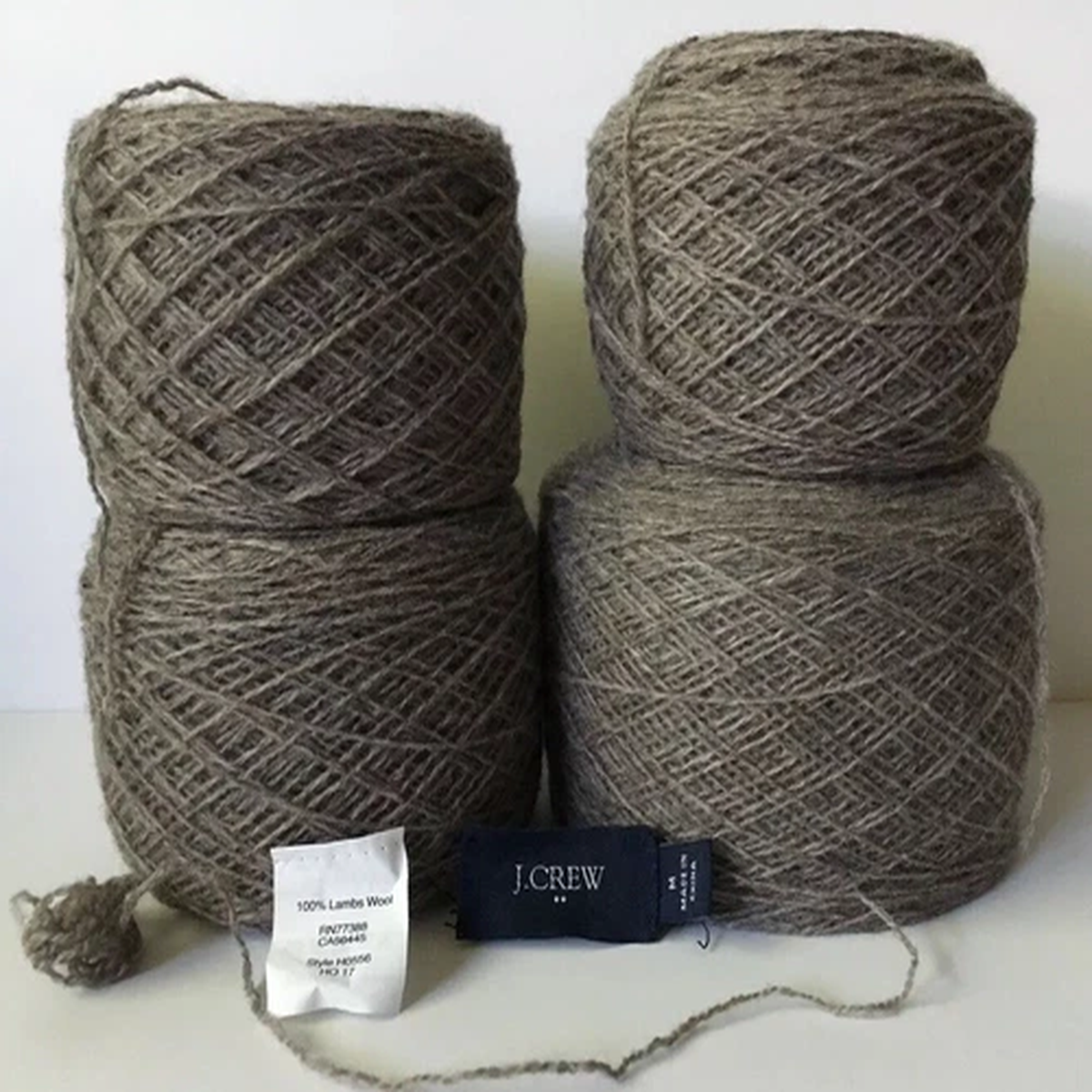 Recycled Yarn 100% LambsWool Gray 9,5oz 268g 1963 yds 18 WPI Heavy Lace Weight