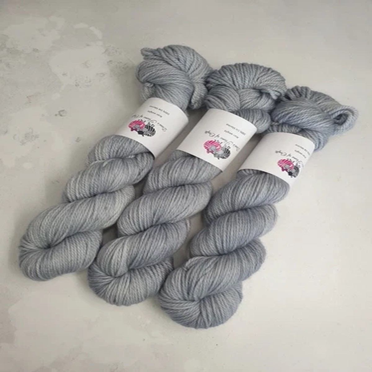 Hand dyed SW Merino yarn, Aran weight, 100 g, DOVE