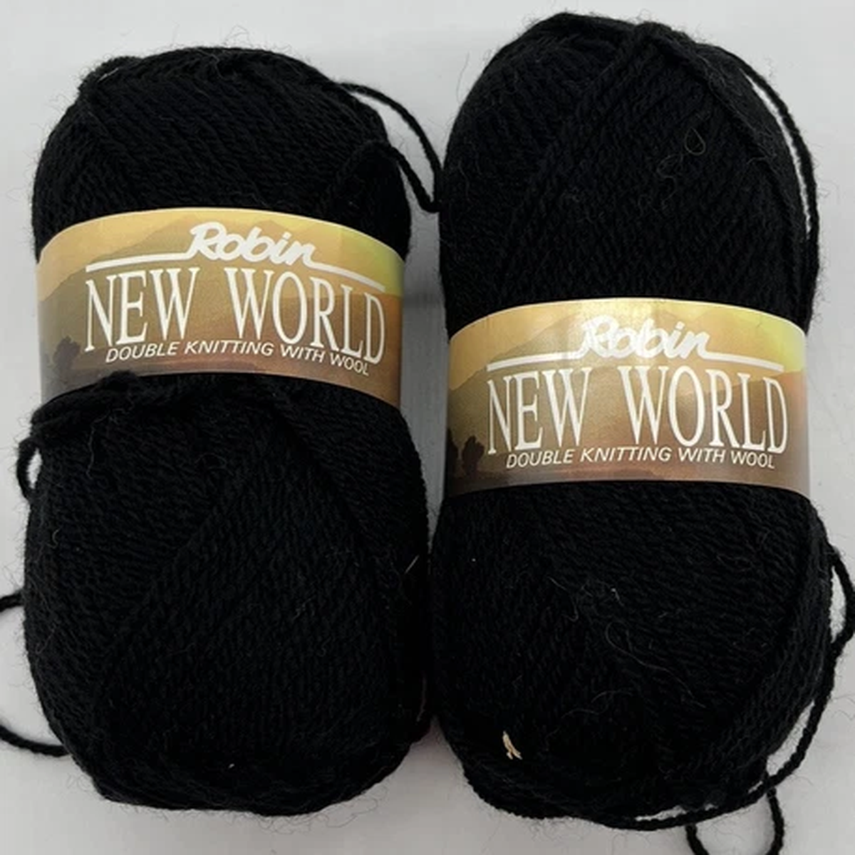 Robin New World Yarn "Black" 2 Skeins #925