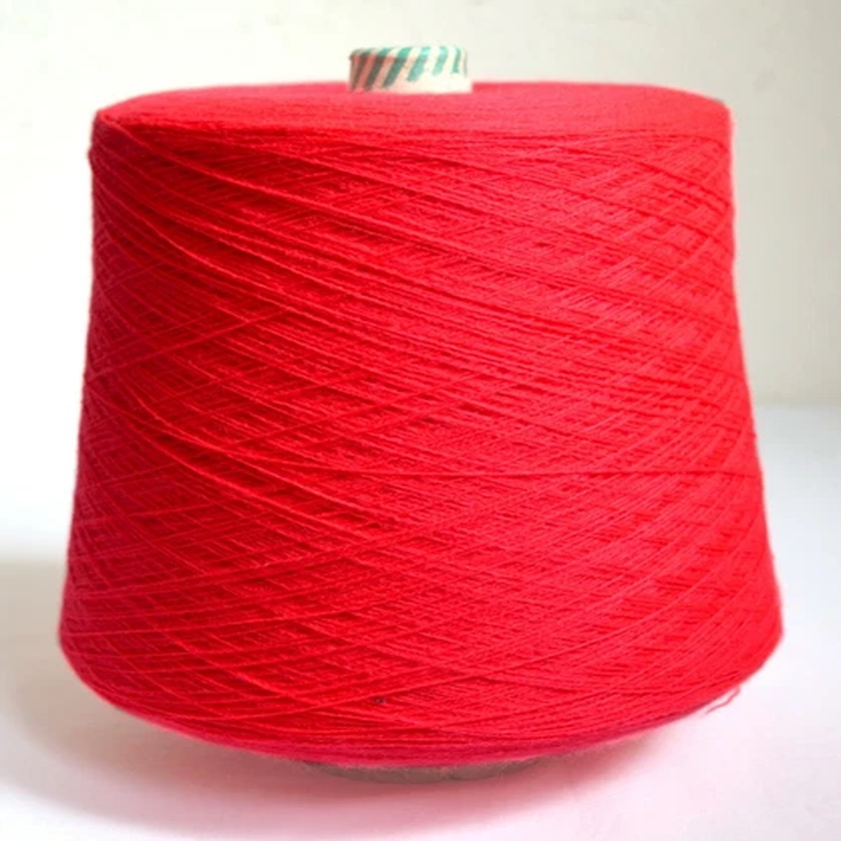 Italian merino wool yarns, 2.43 lb / 1100 grams cone