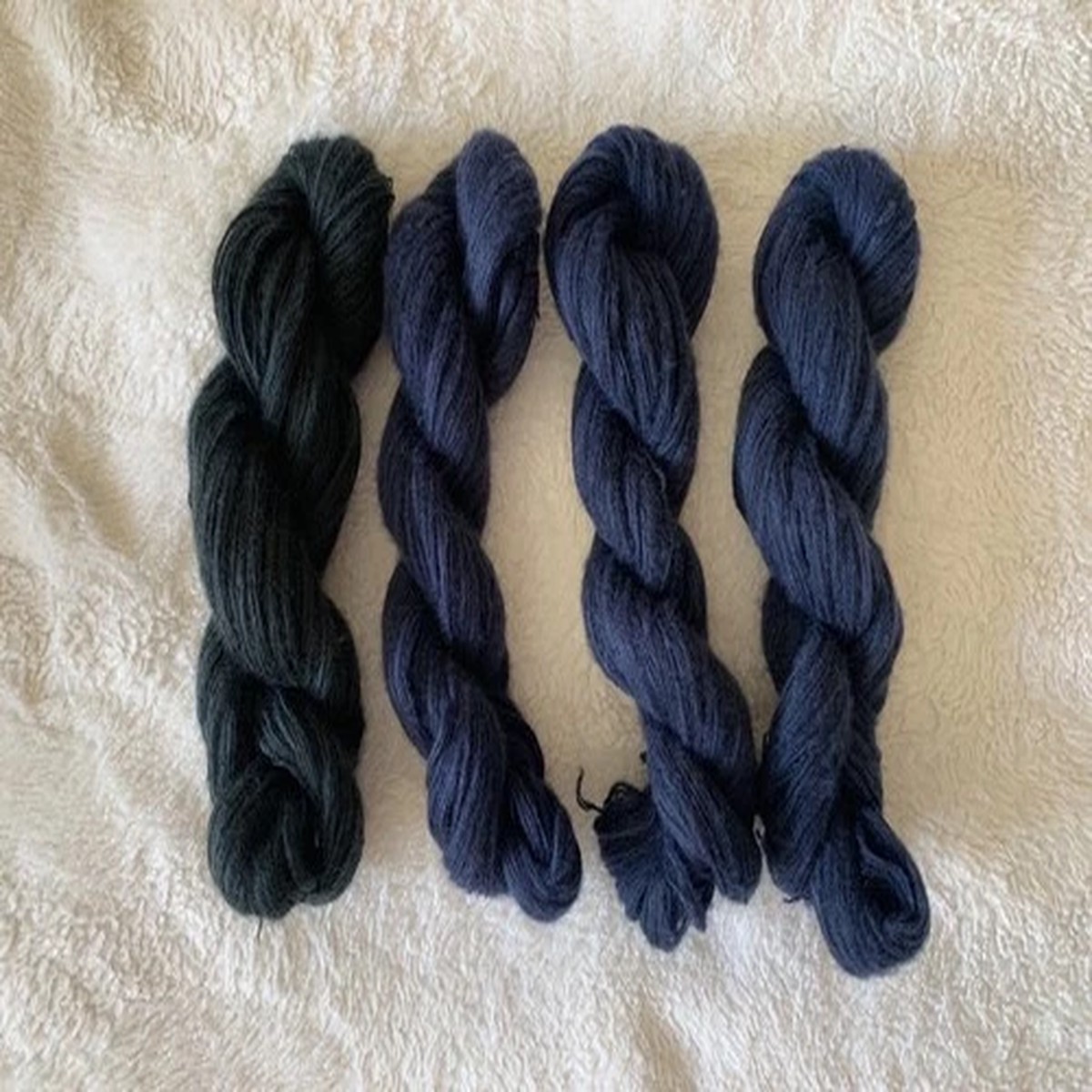 Qing Fibre Veranita Yarn Bundle Phtalo Solstice Dark Green Navy Cashmere Silk